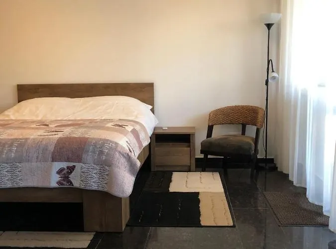 Studio Bed and Breakfast Βουκουρέστι