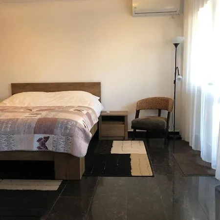Studio Bed & Breakfast Bukarest